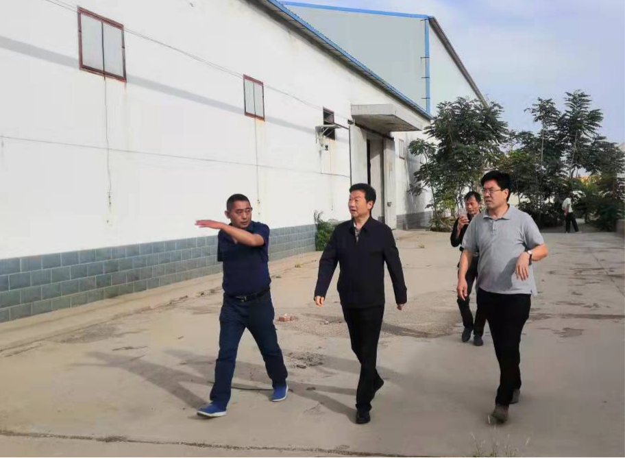 岳氏集團董事長岳平安一行考察寧夏興康恒潤農業科技發展有限公司