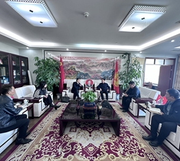 巴中市人民政府駐北京聯絡處李海龍主任一行到訪岳氏集團